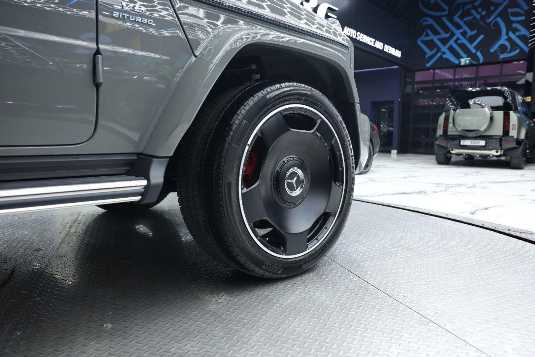 Mercedes-Benz AMG G63 view 4